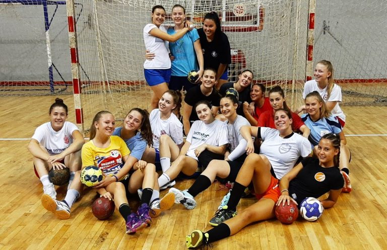 Radnicki-1964-rukometasice