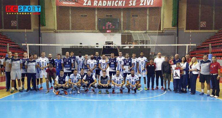 Zajednicka-fotografija-odbojkasa-Radnickog-i-Nisa