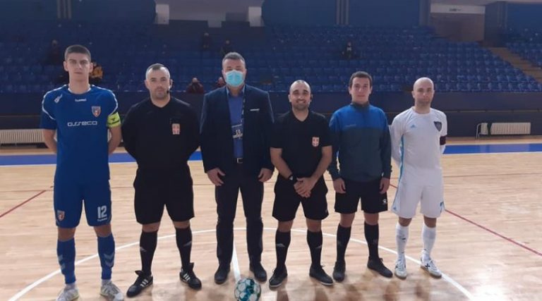 fon-ekonomac-kapiteni-sa-sluzbenim-licima-800x445-1