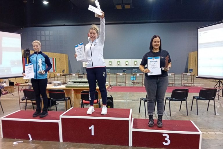 Puska_zene_VNBeograda