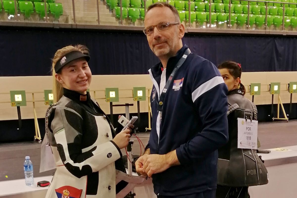 Teodora_Vukojevic_sa_trenerom_Stevanom_Pletikosicem_posle_kvalifikacija