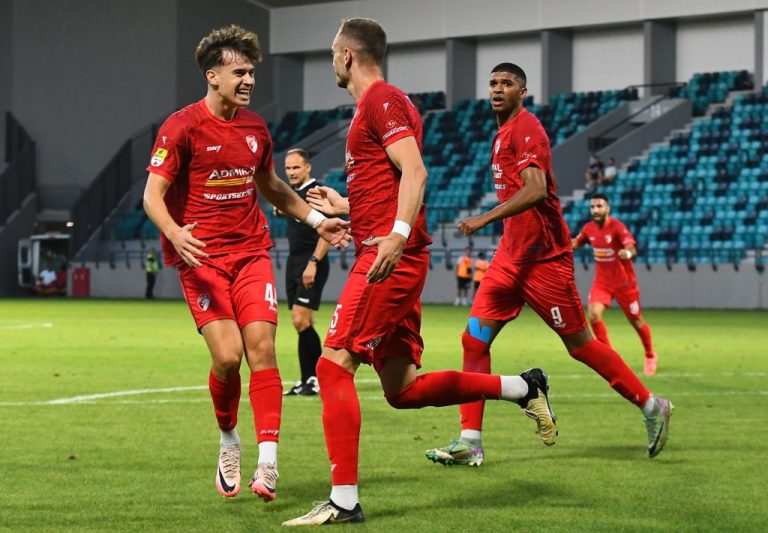 superliga-2024-25-ofk-beograd-radnicki-mircetic-serbecic-1024x710