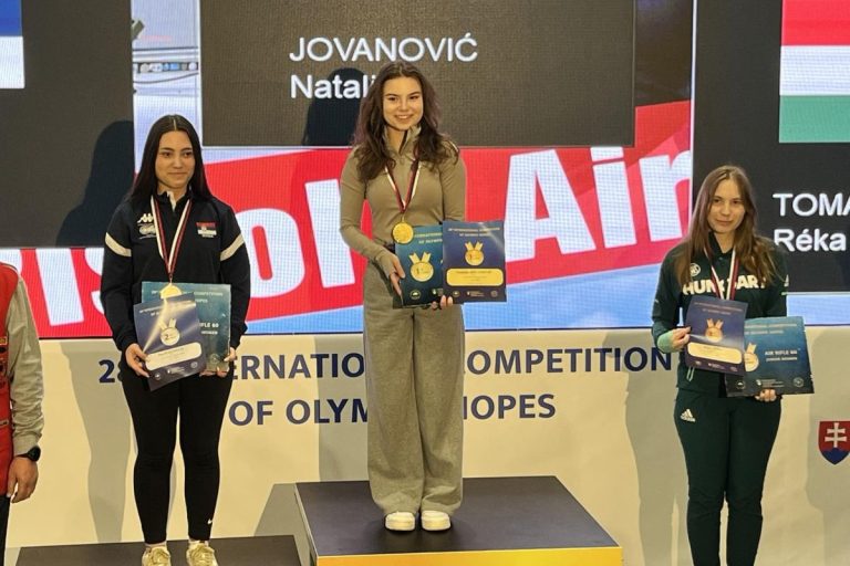 Puska_juniorke_kadetkinje_zlato_i_srebro (3)