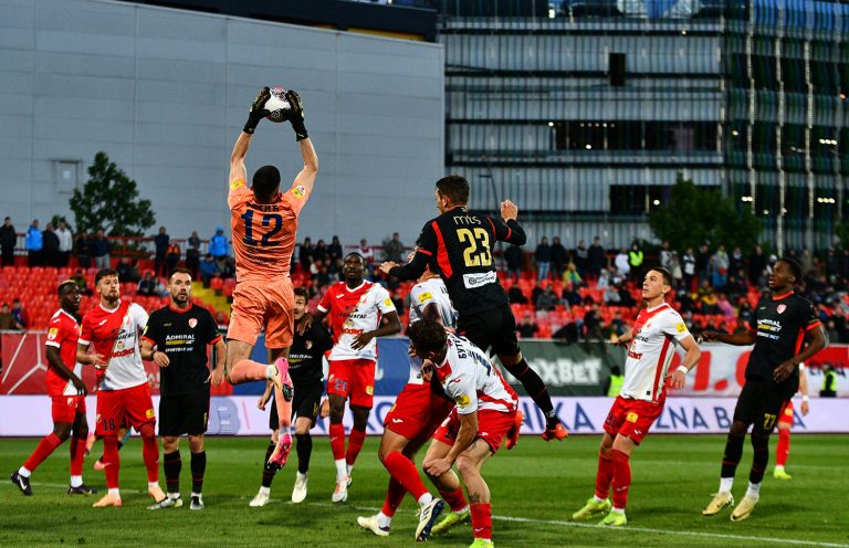 superliga-2024-25-plej-of-vojvodina-radnicki-korner